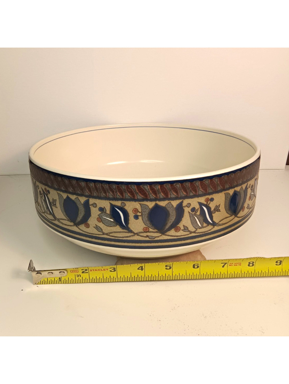 Vintage Mikasa Intaglio Arabella 9.25" Large Round Salad Serving Bowl CAC01